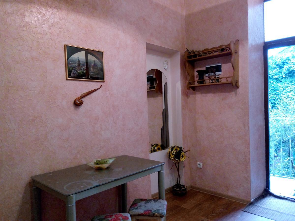 Flat On Sheptytskykh Διαμέρισμα Λβιβ Εξωτερικό φωτογραφία